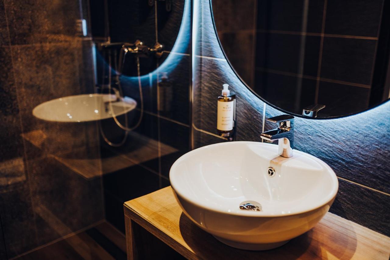 Wine & Wellness Hotel Besedni Dum فالتيس المظهر الخارجي الصورة