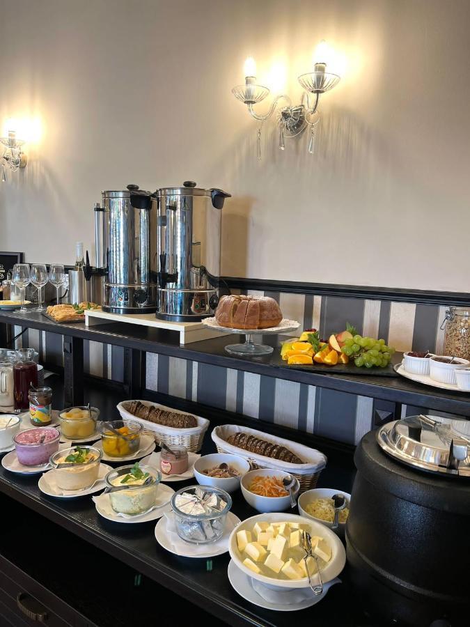 Wine & Wellness Hotel Besedni Dum فالتيس المظهر الخارجي الصورة